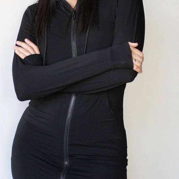 EUC- Emmy Deveaux double layered dress with hood in charcoal grey - Picture 2 of 3